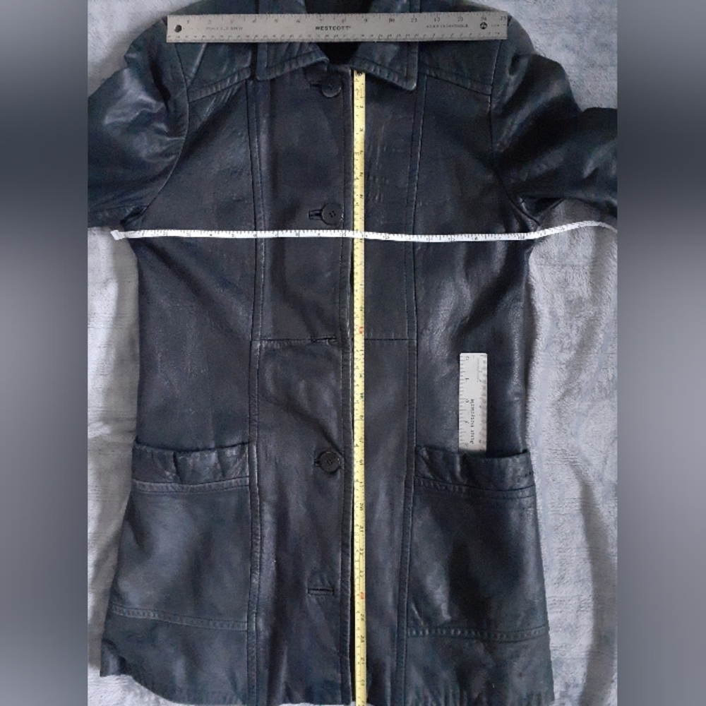 Leather Coat From Danier Canada - Picture 4 of 13
